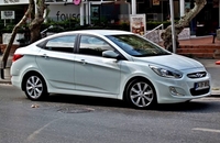hyundai Accent blue