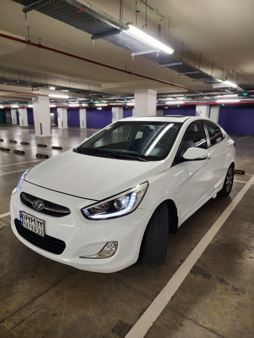 Hyundai Accent blue