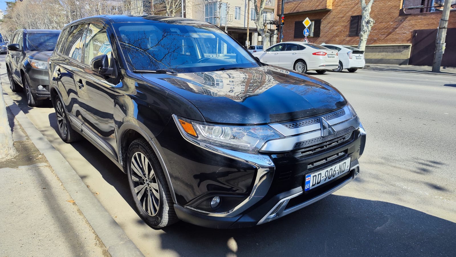 میتسوبیشی اوتلندر PHEV